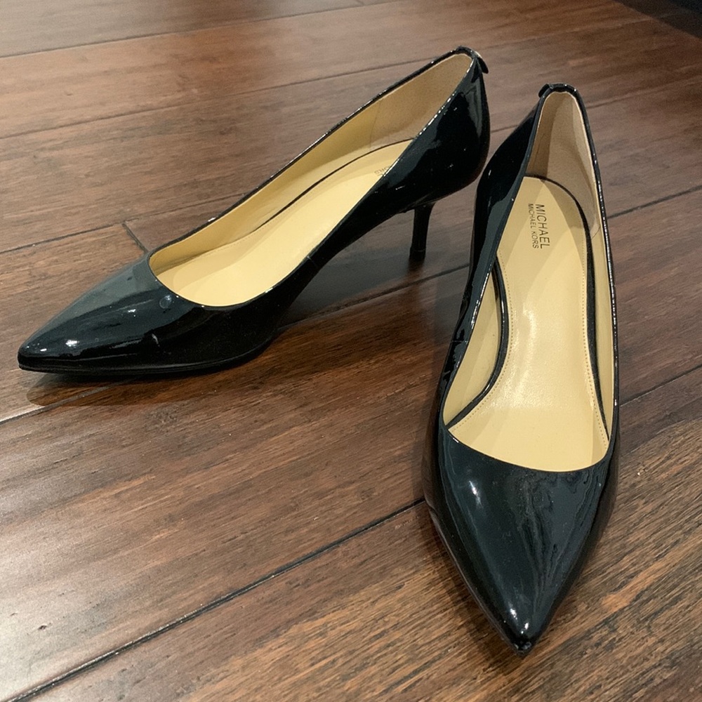 Michael Kors Size 10 Black kitten heel shoes